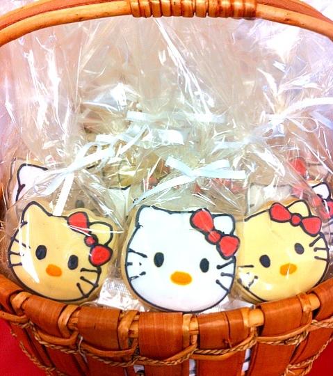 Hello Kitty Sugar Cookies by www.rockpapersugar.com 2012-4-17 Hello Kitty Sugar Cookies by www.rockpapersugar.com,Dessert,Snack