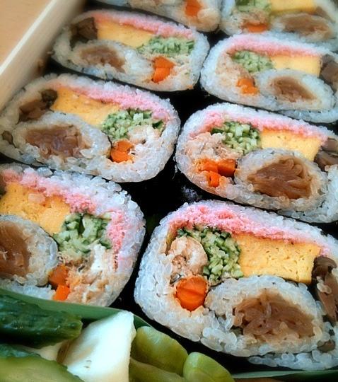 お土産でつくってもらった太巻！ 2012-6-17 お土産でつくってもらった太巻！