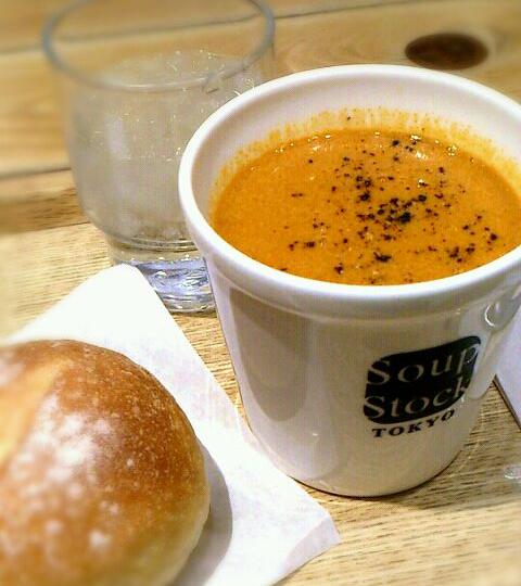 オマール海老のビスク／Soup Stock Tokyo @エキュート上野 2013-2-6 オマール海老のビスク／Soup Stock Tokyo @エキュート上野,スープであたたまろう,お昼ご飯,スープ/みそ汁